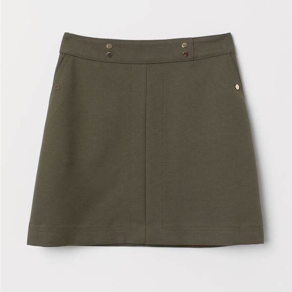 H&M green mini skirt. Size 4 . New. - Picture 1 of 12